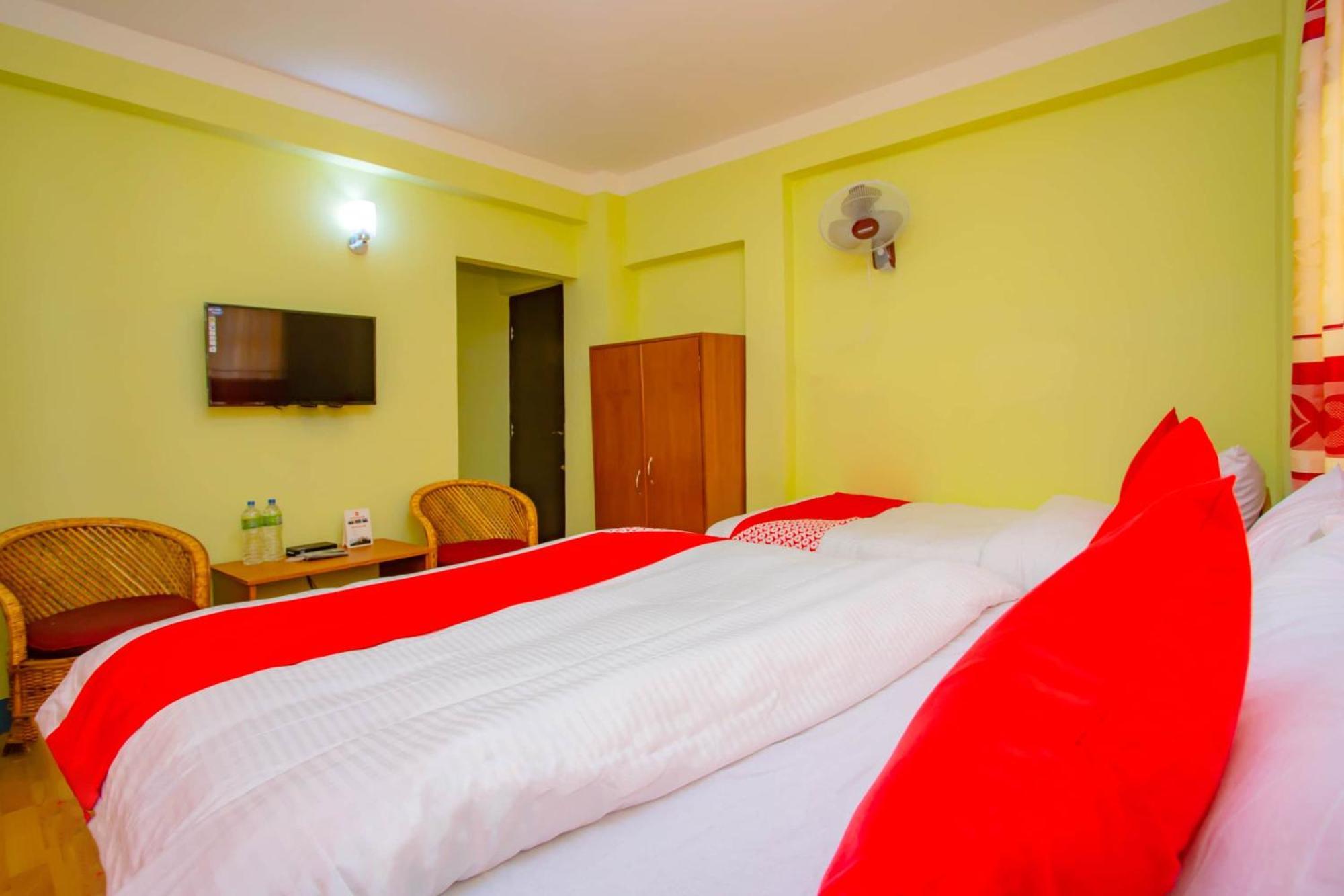 Oyo 589 Hotel Trimurti Kathmandu Exterior foto